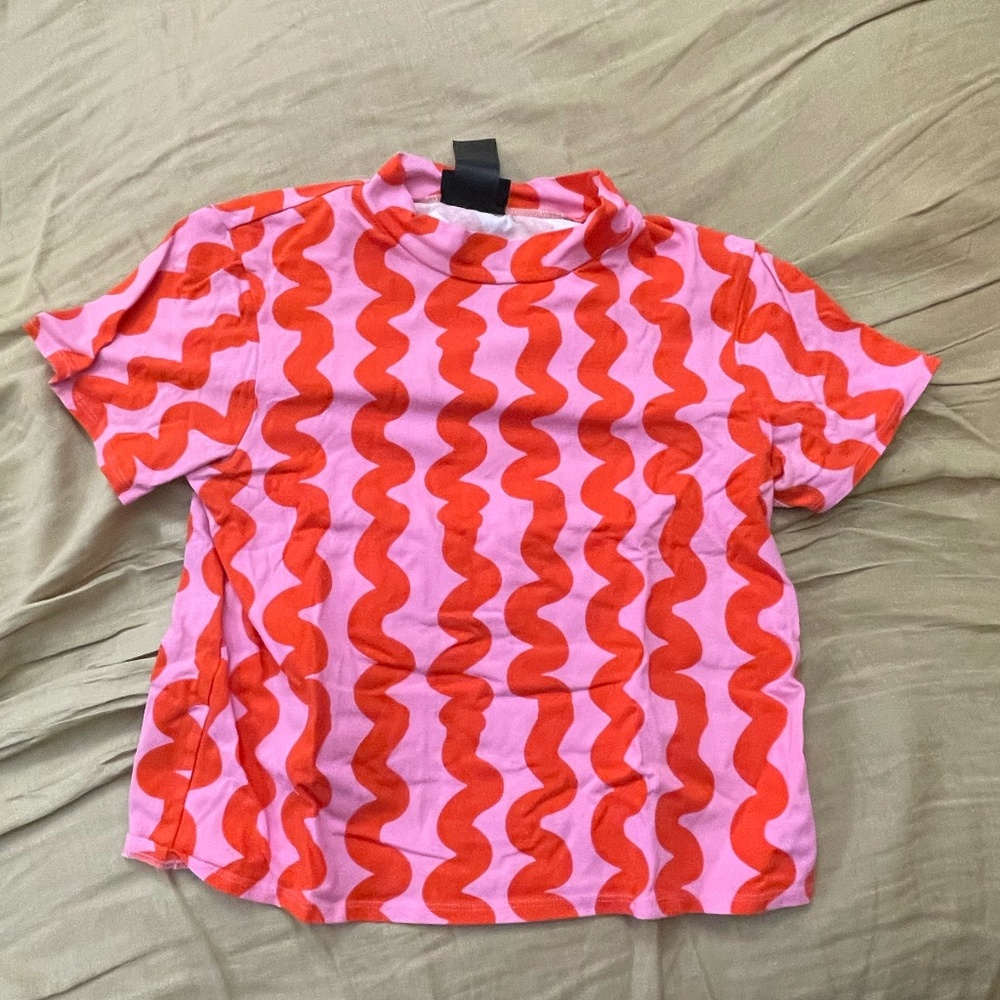 Mock Neck Pink/red squiggle